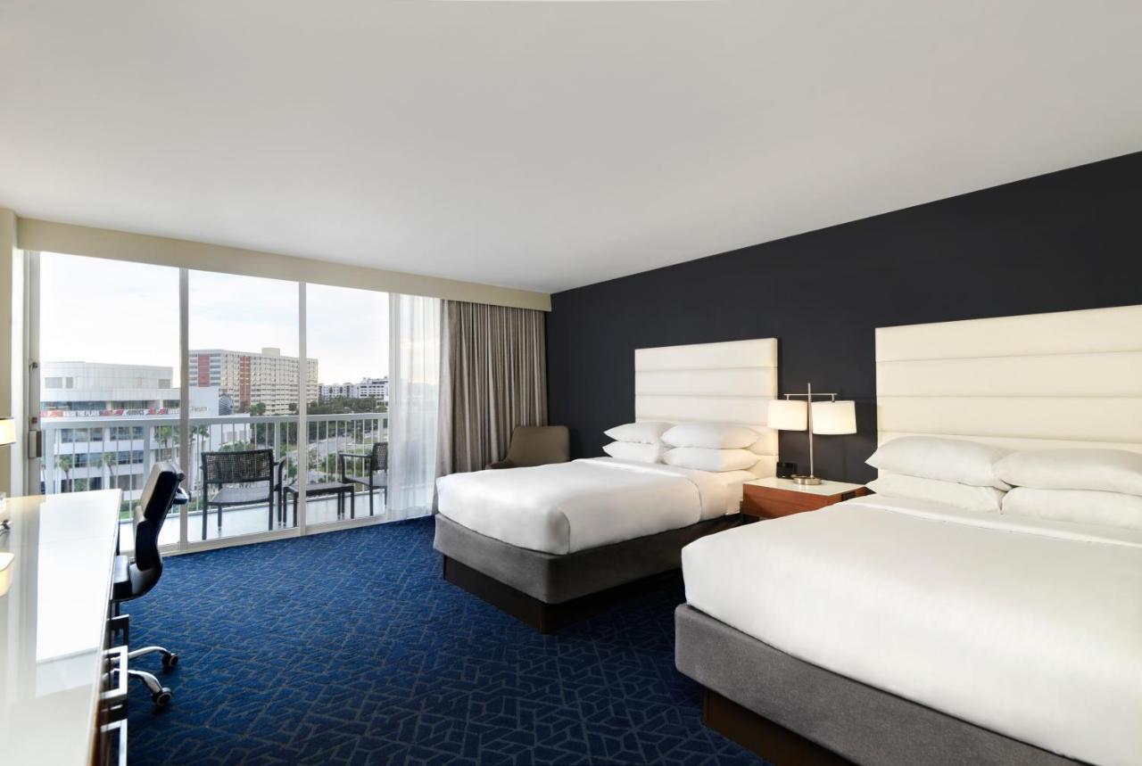 Hotel Tampa Riverwalk Exterior foto